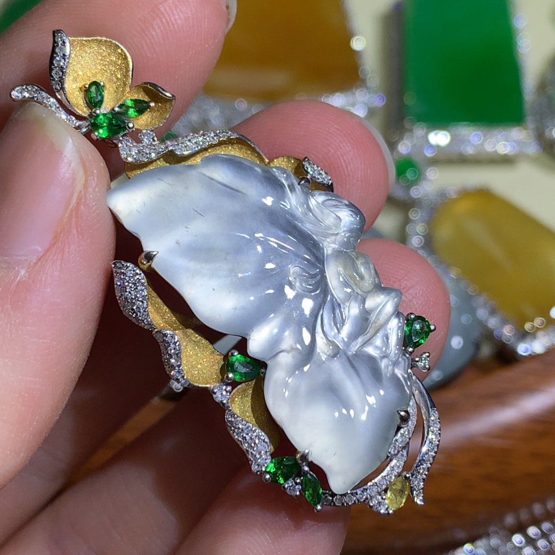 翡翠颈饰18K金镶嵌花仙子