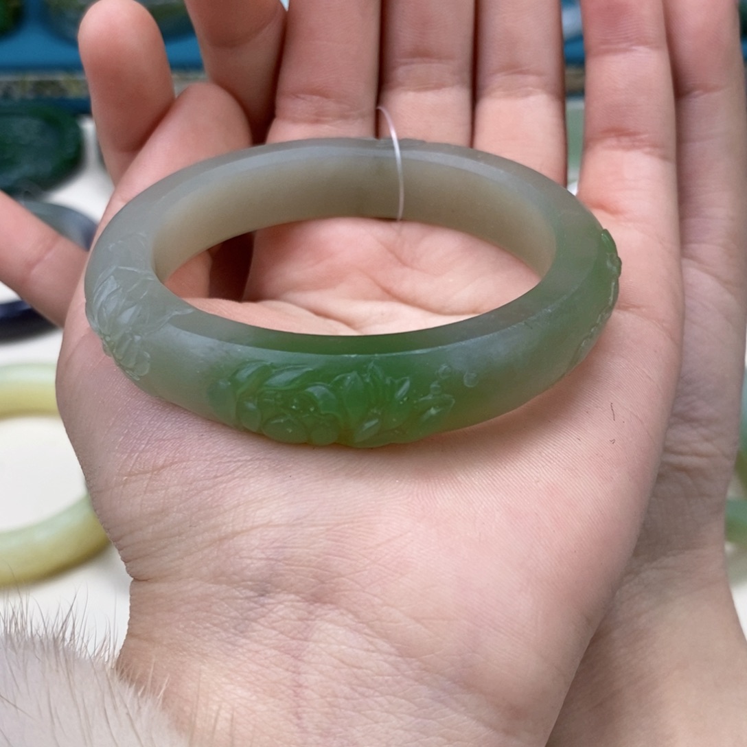 和田玉手镯 定制未镶嵌烟****店