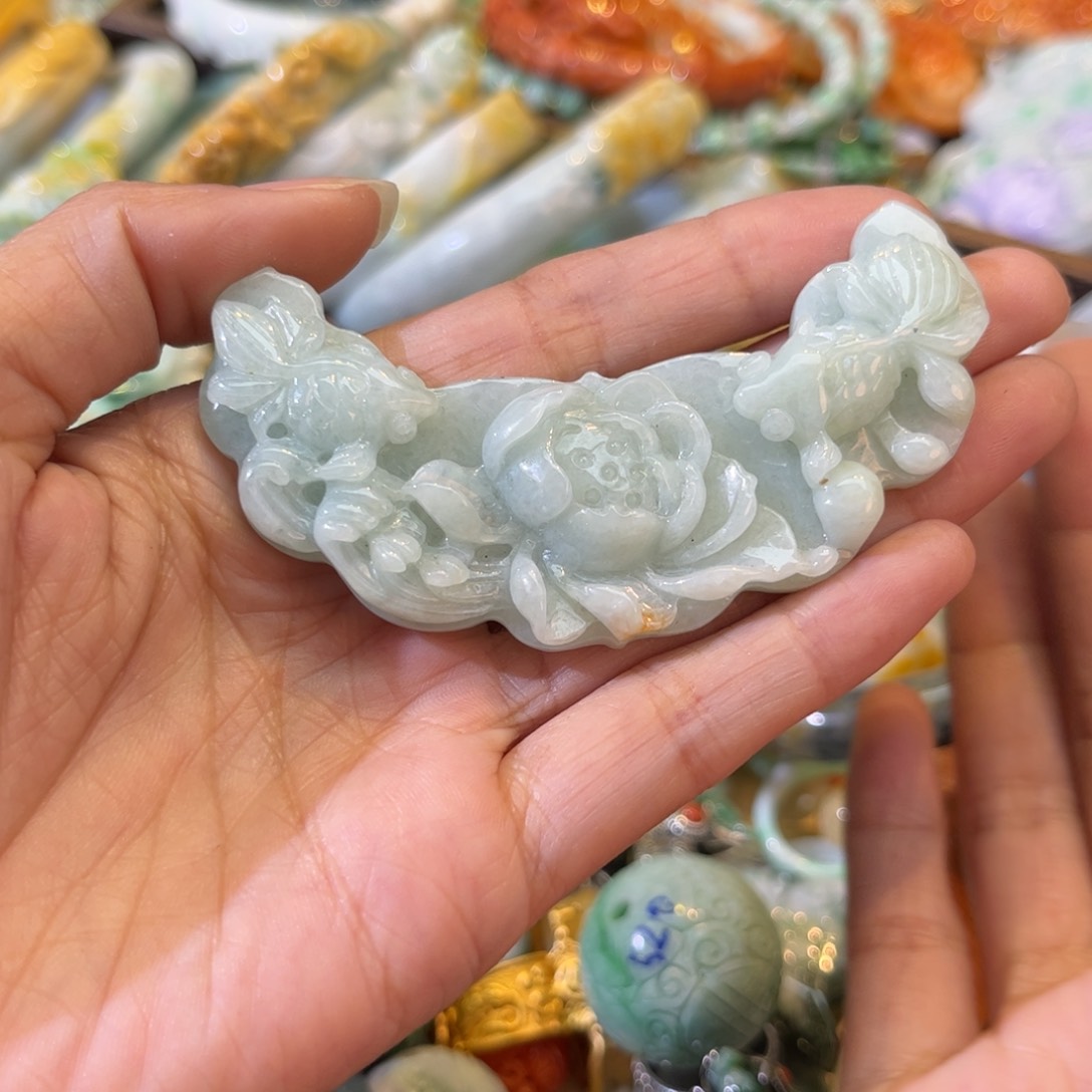 翡翠颈饰未镶嵌待编款