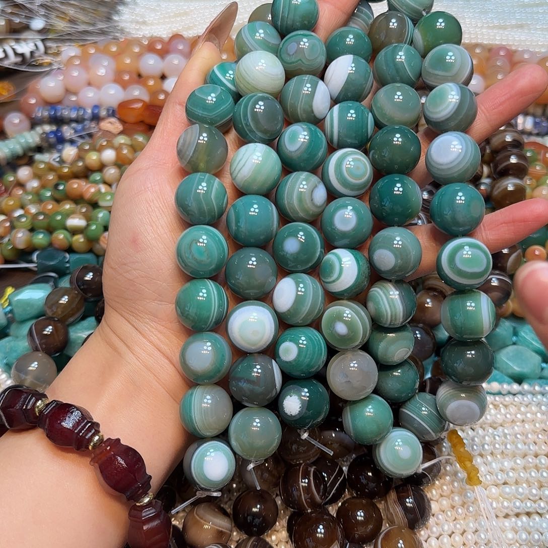 玛瑙/玉髓合金珠宝半成品18mm绿玛瑙板眼蚕丝一条