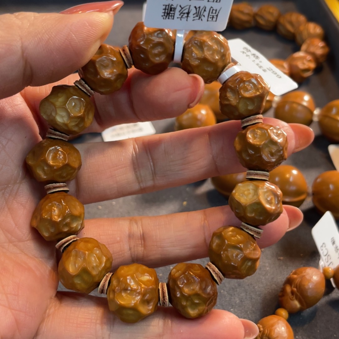橄榄核手串橄榄核雕工艺