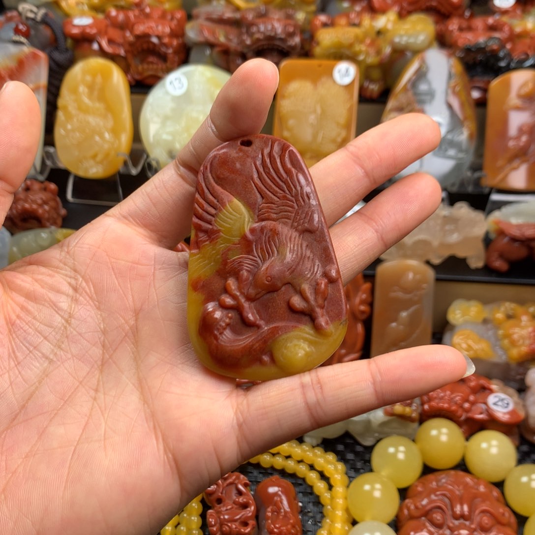 石英质玉（黄龙玉）挂件未镶嵌