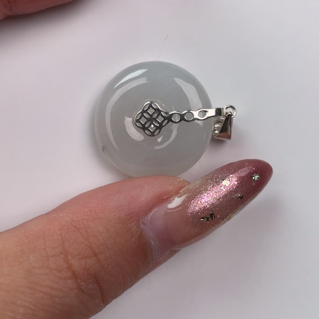 翡翠未镶嵌颈饰平安扣