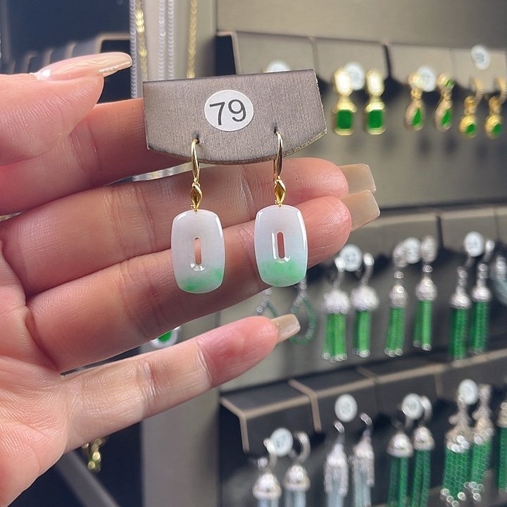 翡翠18K金镶嵌耳饰缅甸A货