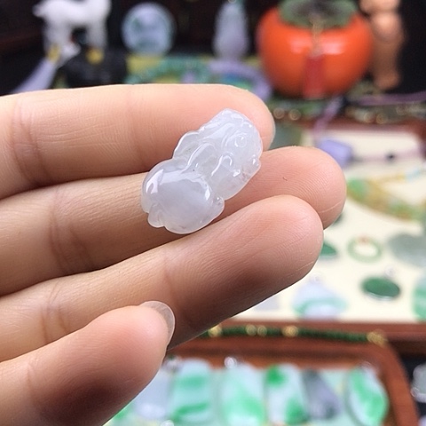 翡翠颈饰未镶嵌貔貅