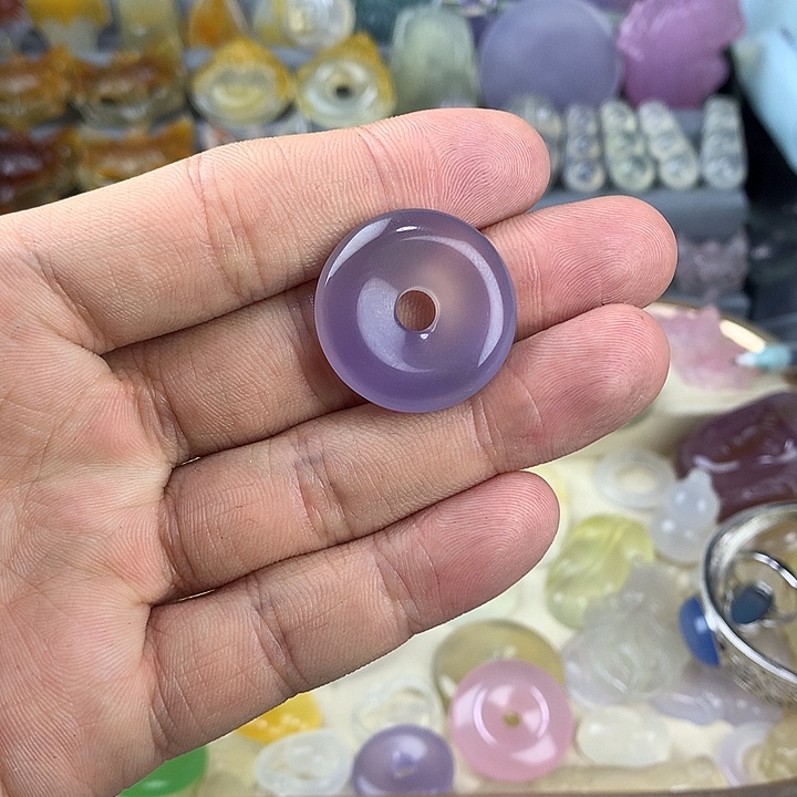 二***饰玛瑙/玉髓未镶嵌颈饰