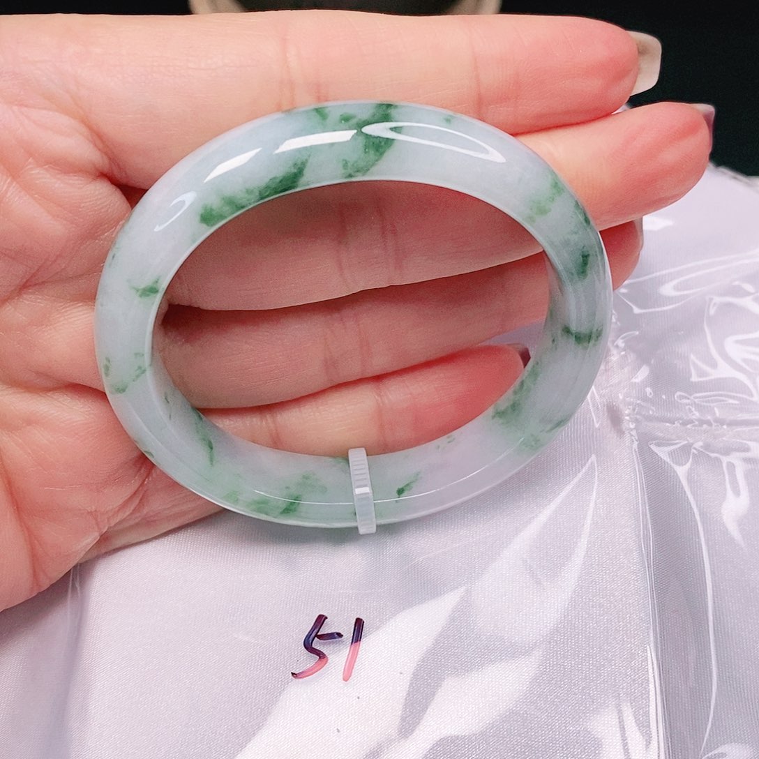 【闪购商品】翡翠手镯未镶嵌贵妃