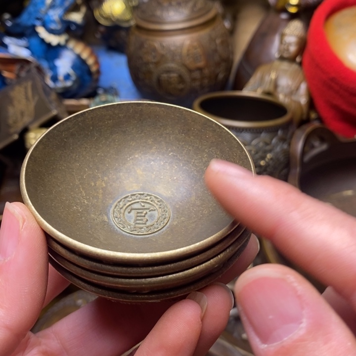 铜器摆件做工精良