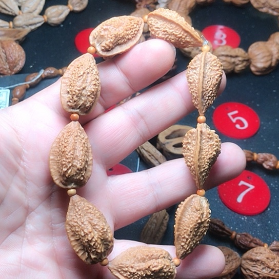 文玩核桃吊坠小雷