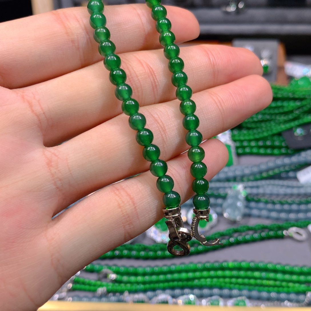 翡翠手链未镶嵌天然翡翠