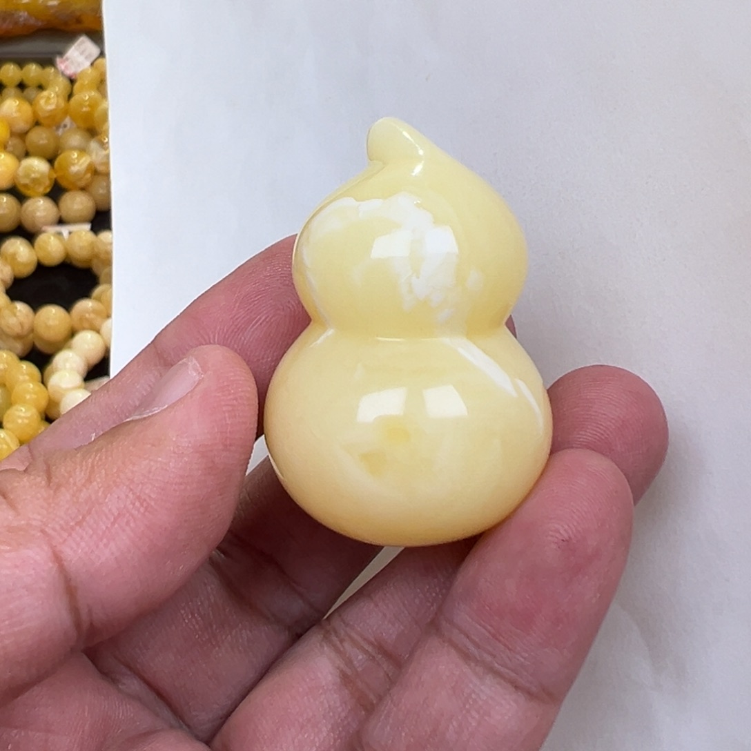 ****飞蜜蜡未镶嵌裸石21克