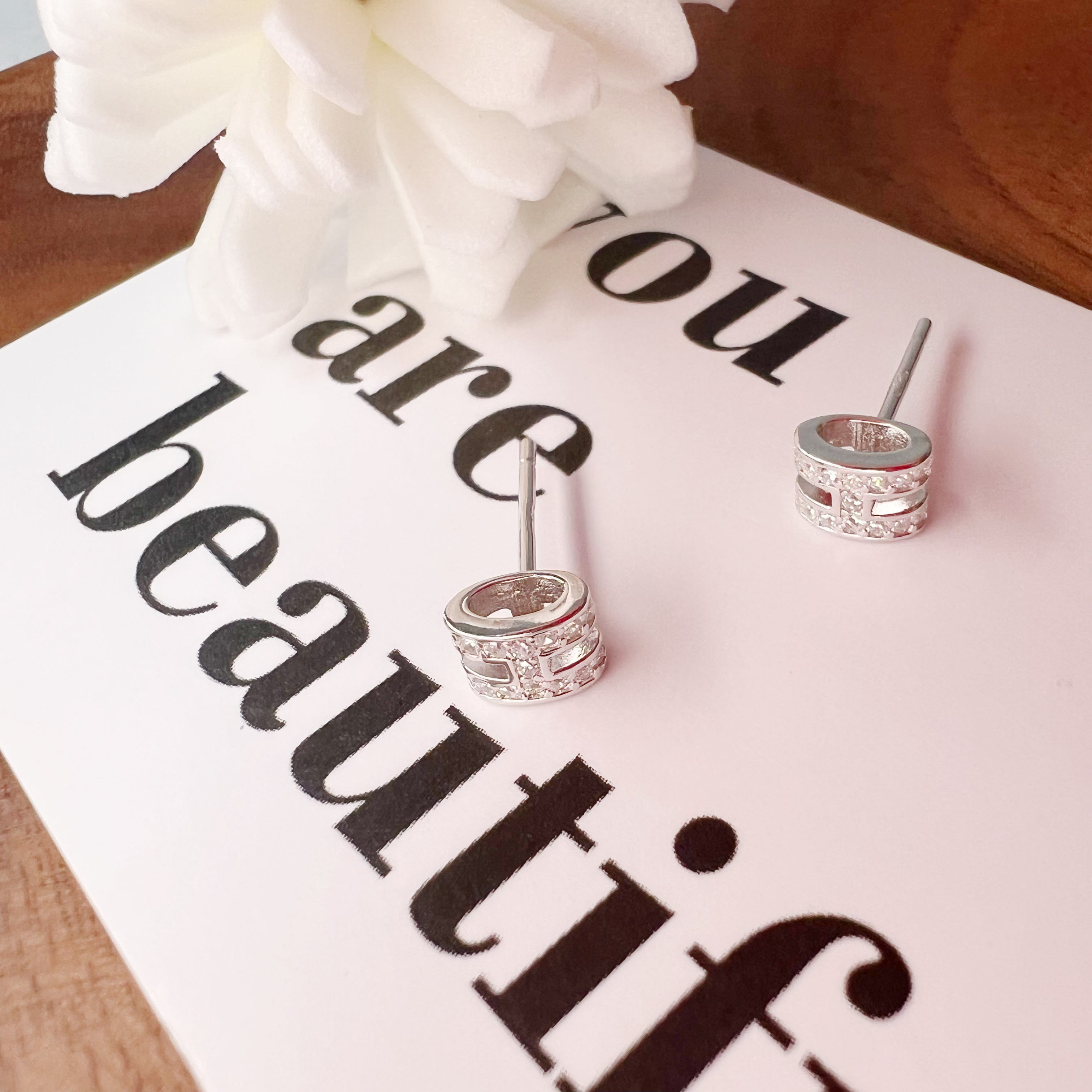 925银合成锆石耳饰 精工时尚百搭电白合成锆石气质小巧H银耳饰