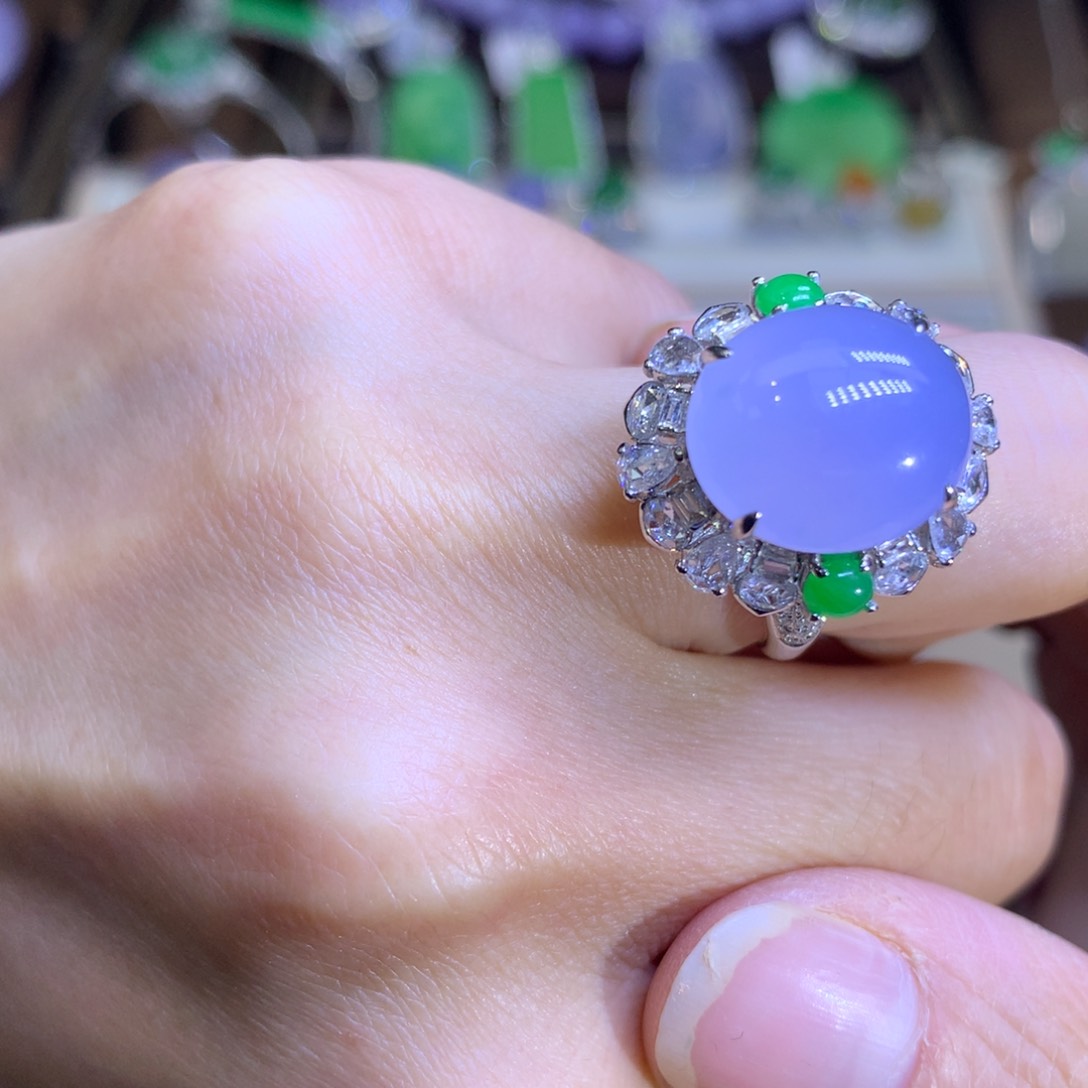 翡翠颈饰18K金镶嵌翡翠