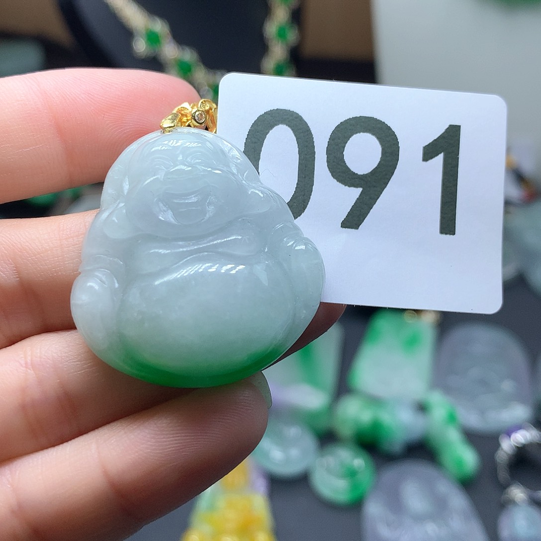 翡翠颈饰未镶嵌翡翠