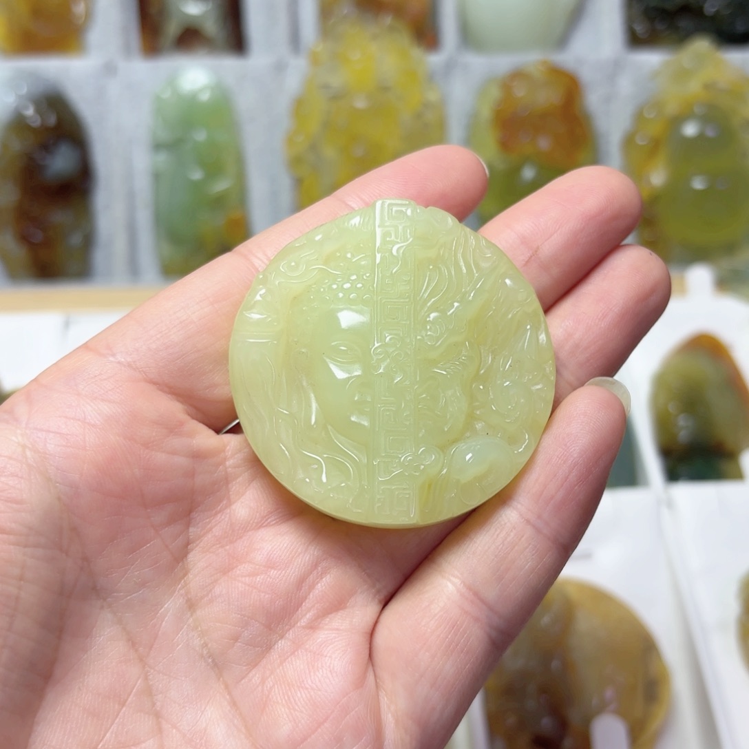 未镶嵌蛇纹石玉吊坠(不含链)