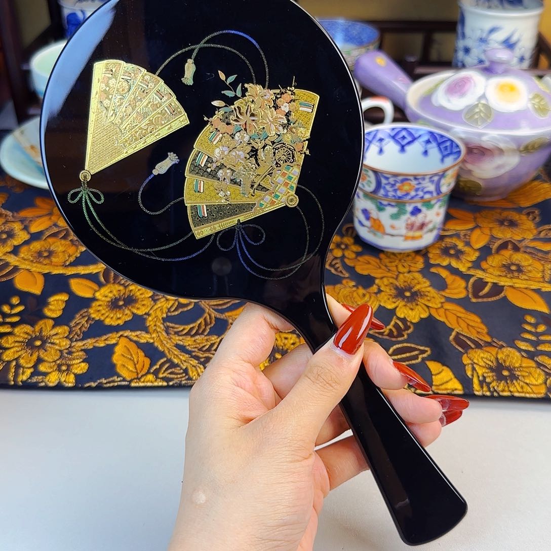 他家茶具瓷器真美！