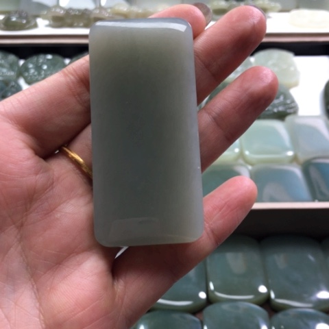 和田玉颈饰未镶嵌大*菜