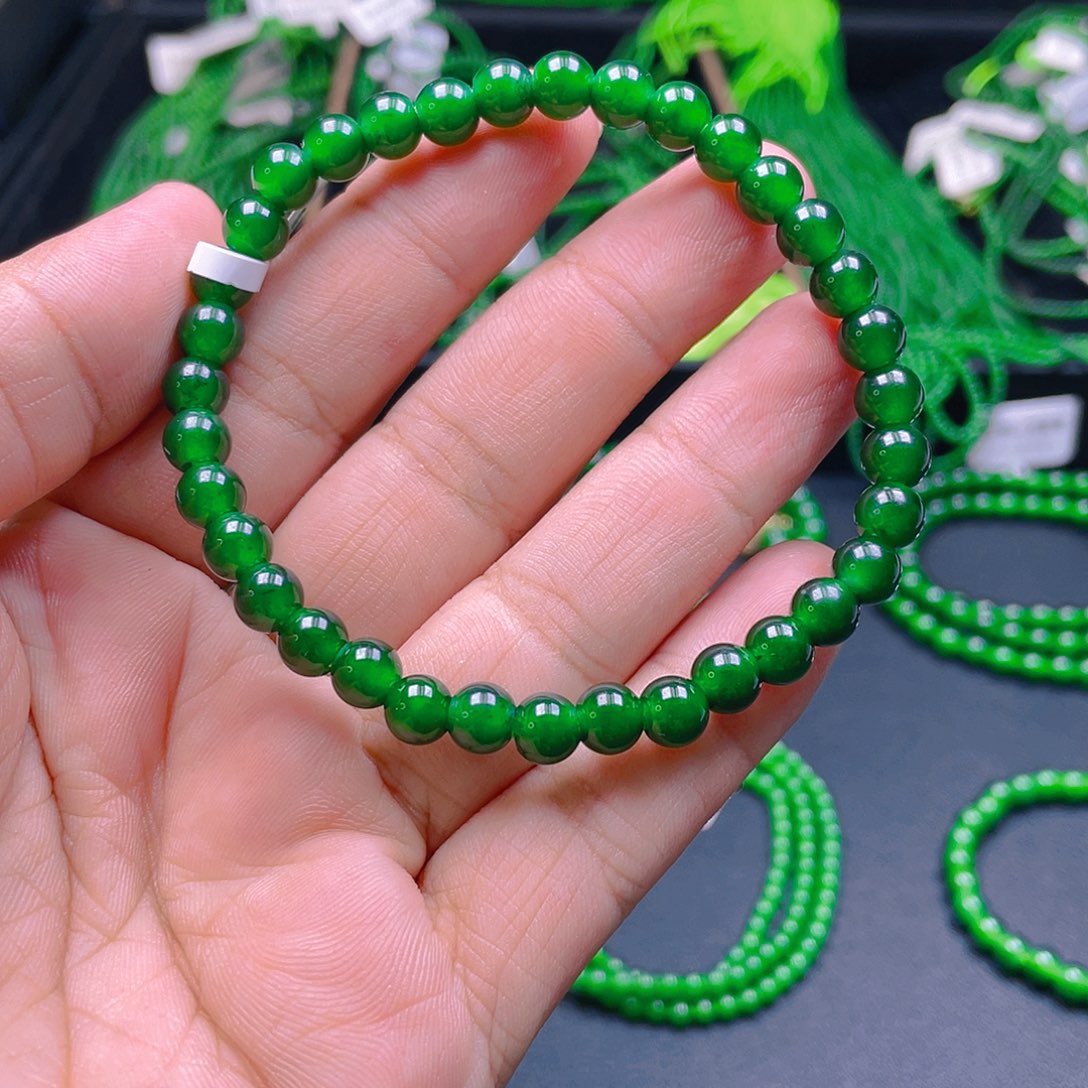 翡翠未镶嵌颈饰88888888888888