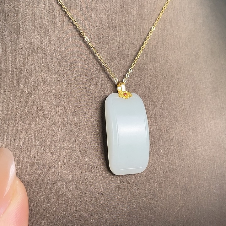 和田玉18K金镶嵌颈饰定制发货