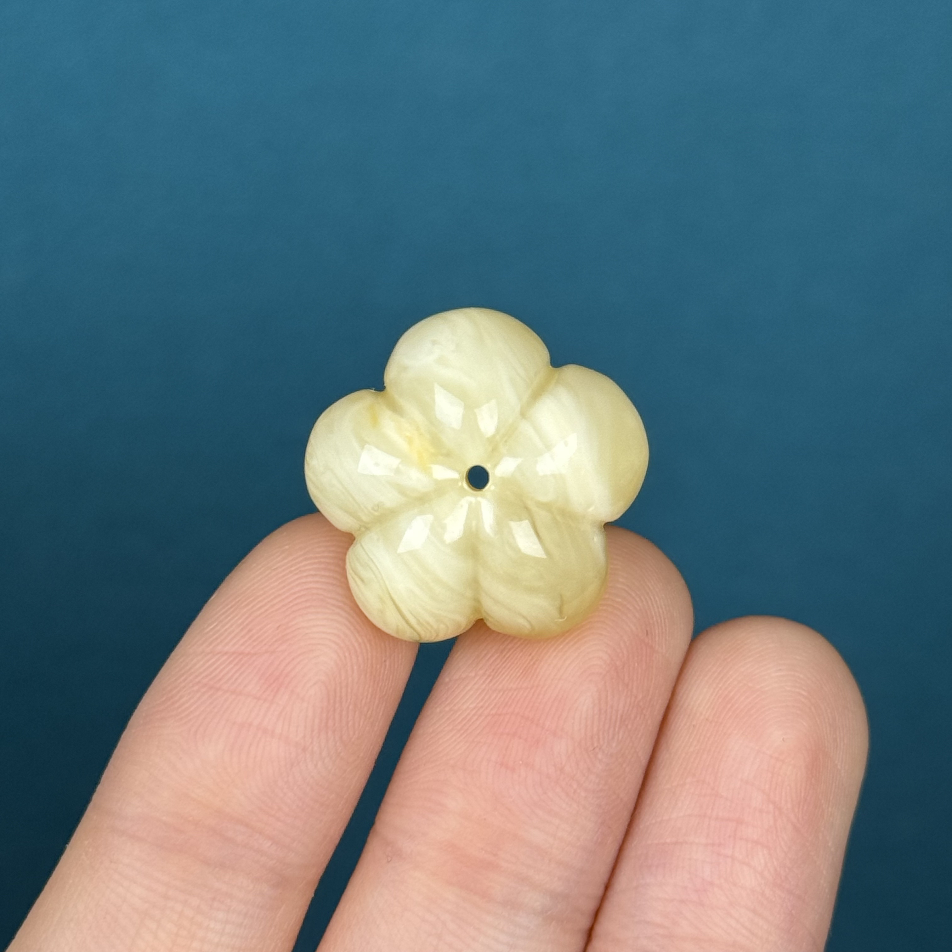 D7557天然原矿蜜蜡【瑕疵特价】五瓣花 21*12mm支持复检假一罚十