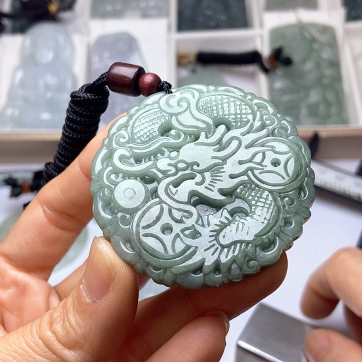 翡翠未镶嵌颈饰翡翠