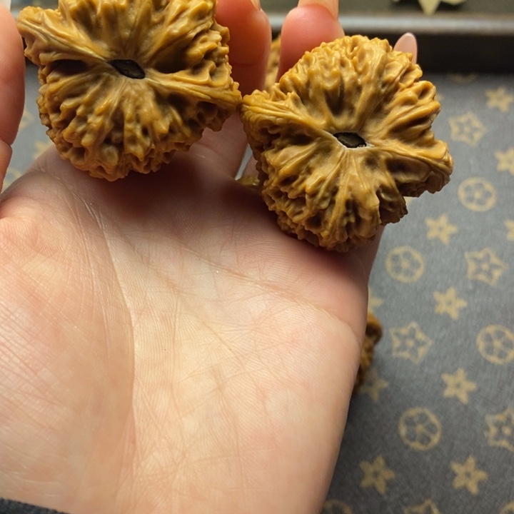 桃核把件南疆石文玩核桃