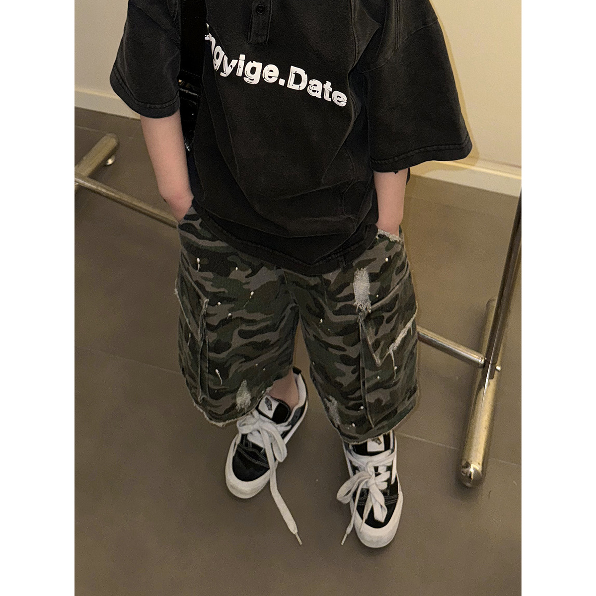 夏季新款儿童工装短裤韩版迷彩五分裤破洞设计油漆效果男孩裤子