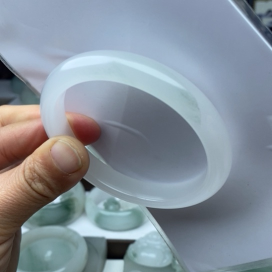 石英质玉（金丝玉）手镯未镶嵌