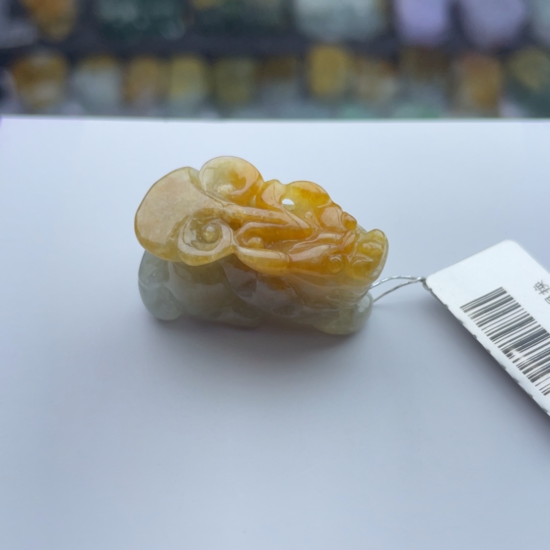 翡翠颈饰未镶嵌貔貅