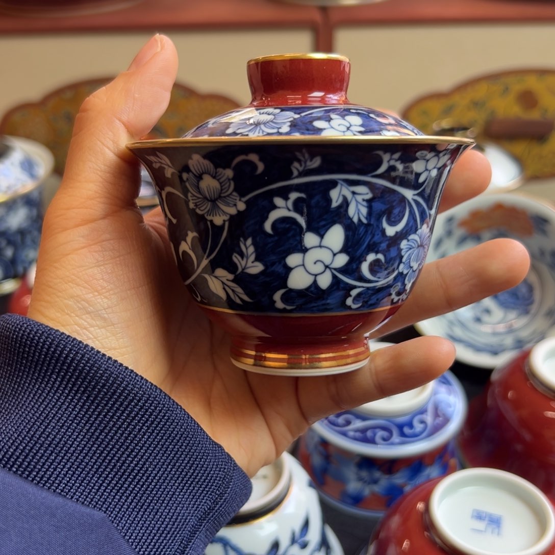 一如山房蓝地牡丹盖碗