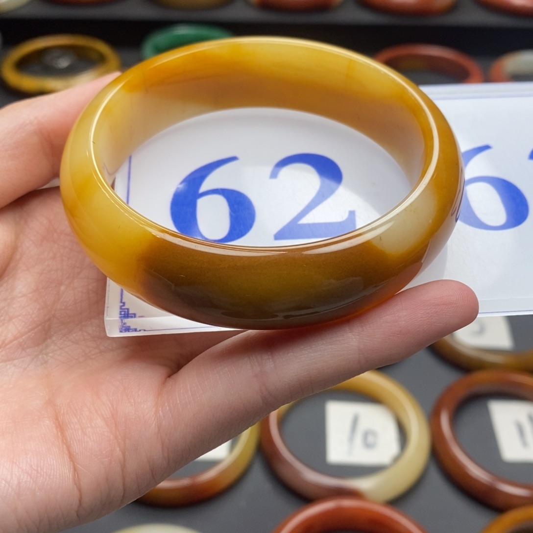 石英质玉（黄龙玉）手镯未镶嵌