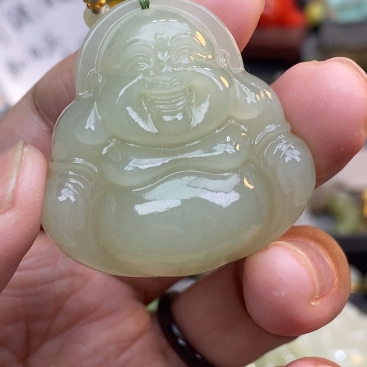 跟***跑和田玉未镶嵌颈饰