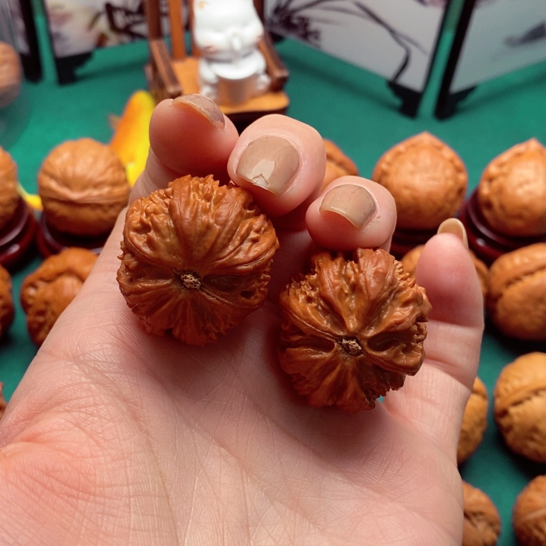 文玩核桃吊坠蚂蚁官帽