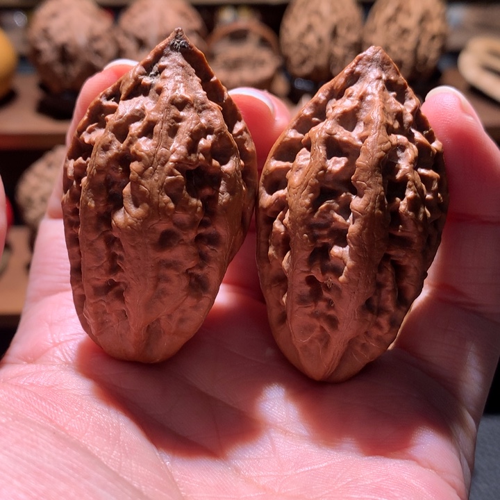 纪***之吊坠文玩核桃楸玥核35水尖