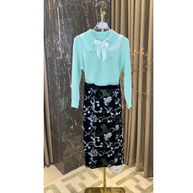 芙娜妮轻奢2024秋冬新款小众设计气质显瘦名媛女装裙子F2510004B