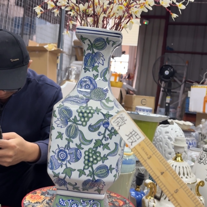 微瑕青花瓷器值得购买