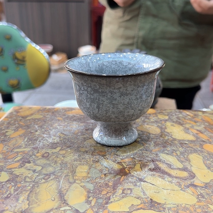 高足灰杯一个，瓷。。。品茗