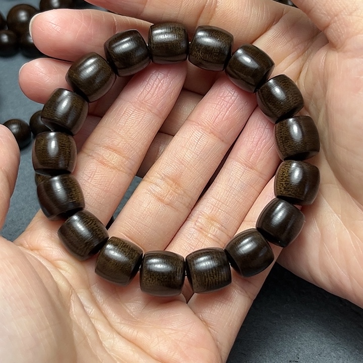 沉香手串白棋玉化