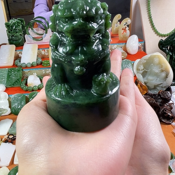 铃***钰和田玉（碧玉）未镶嵌摆件