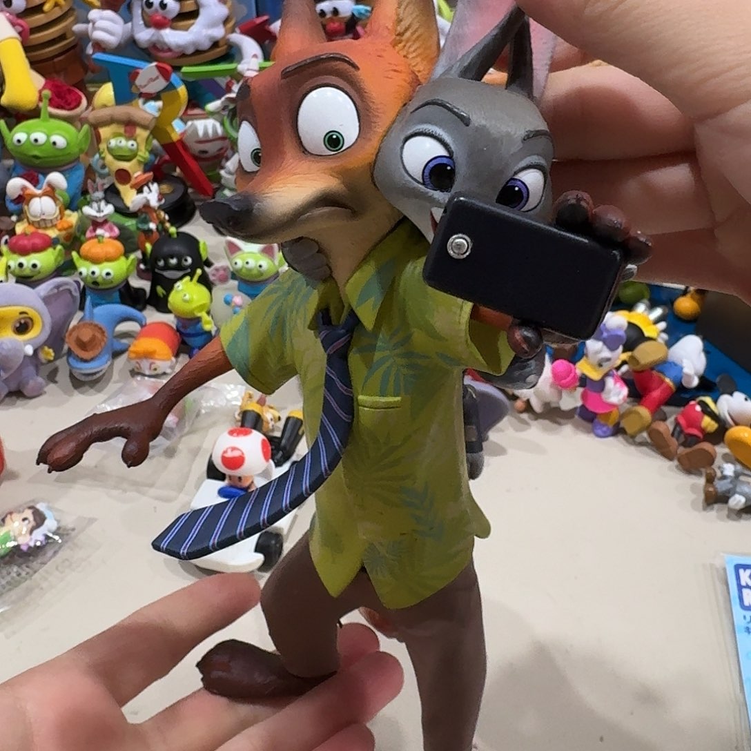 微瑕正散朱迪尼克摆件不缺配 售出不退换