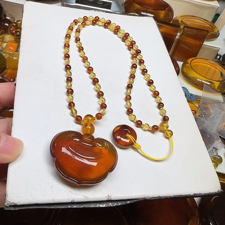 琥珀颈饰未镶嵌天然缅甸琥珀如意吊坠一套21.8克