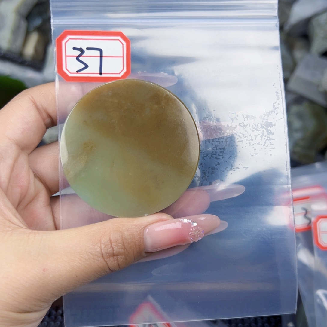 和田玉和田玉边角料未镶嵌