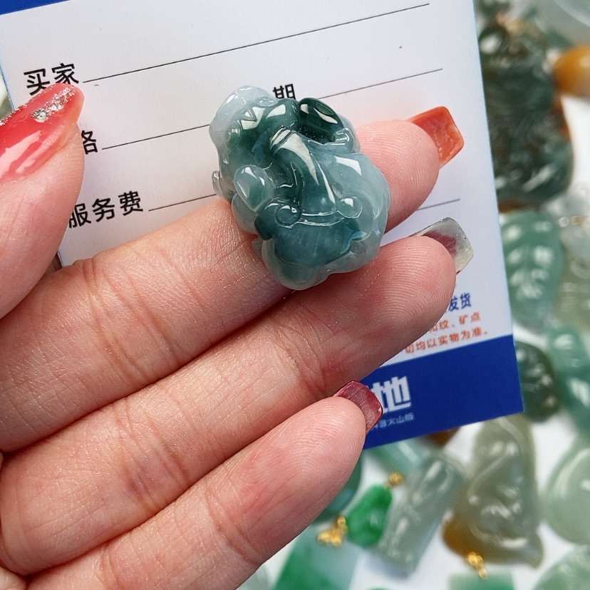 【闪购商品】翡翠颈饰未镶嵌貔貅