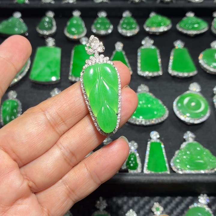 翡翠18K金镶嵌吊坠(不含链)