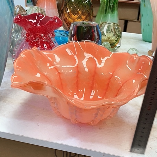 琉璃花瓶高15厘米宽34厘米