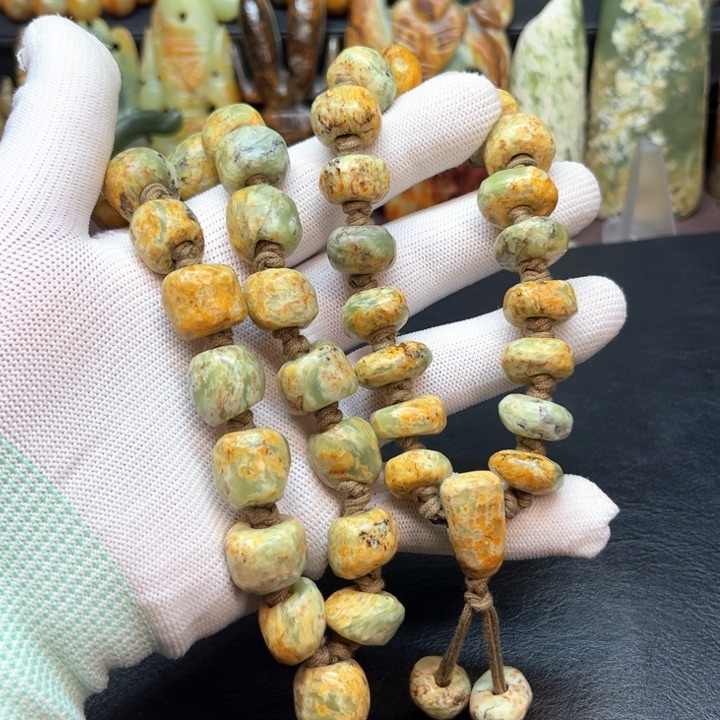 未镶嵌岫岩河磨玉（透闪石质玉）车挂灰*