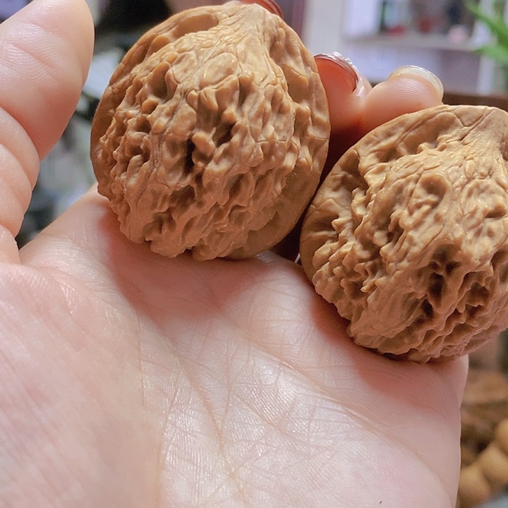 【闪购商品】文玩核桃把件40红狮子