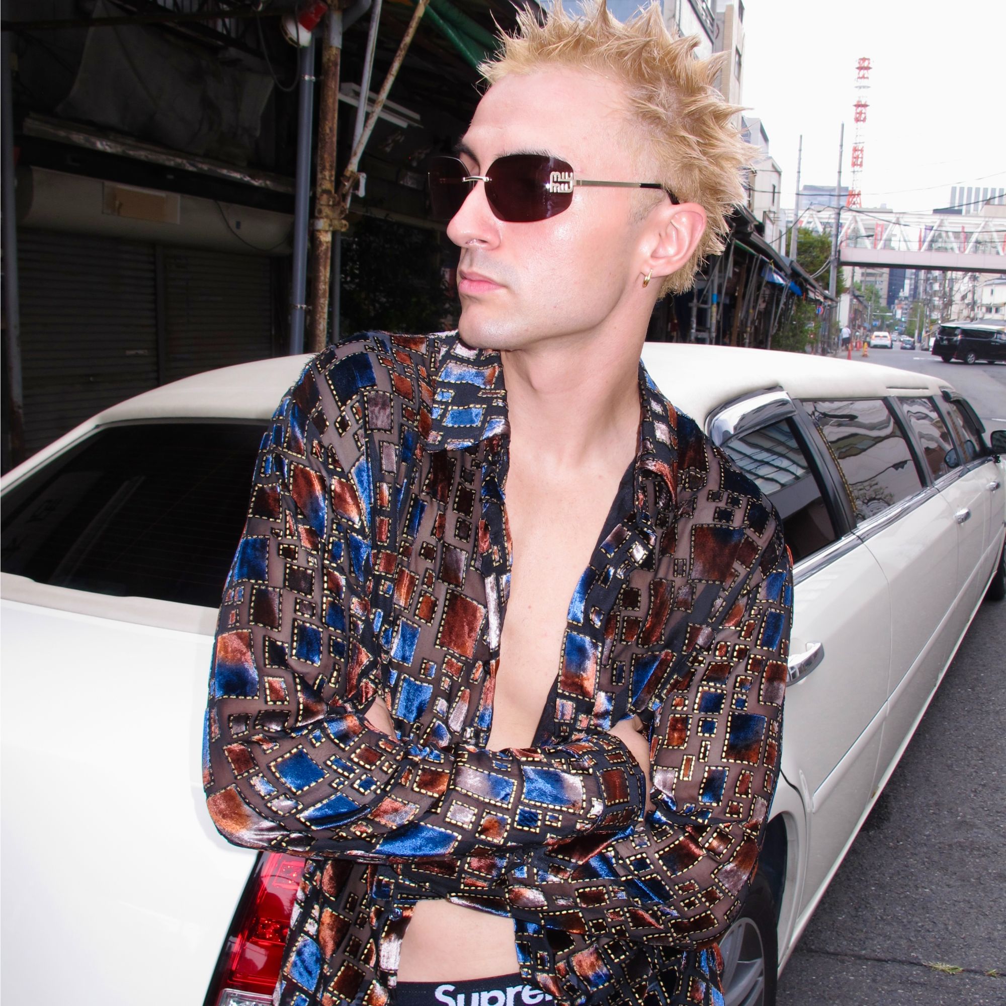 圣殿教堂之窗几何图形刺绣植绒烫印衬衫