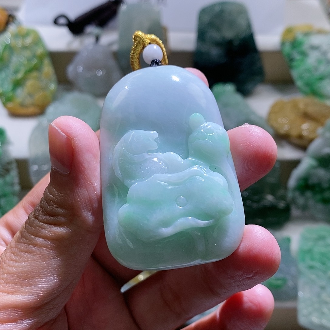 【闪购商品】翡翠颈饰未镶嵌荷叶鱼