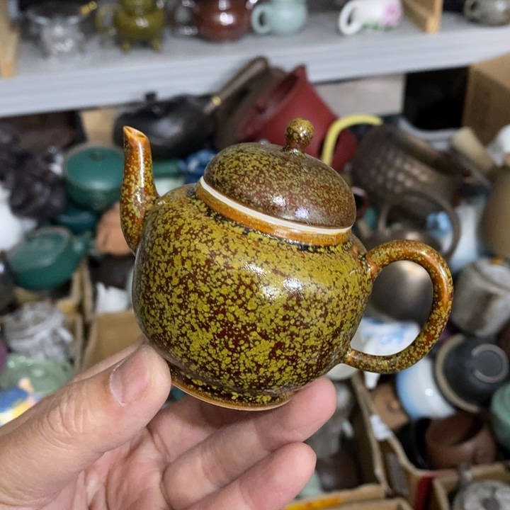 陶瓷艺术品及陶瓷壶